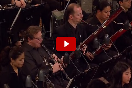 Andrew Marriner performing with the YouTube Symphony Orchestra